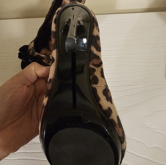 Beautiful Carlos Santana Heel size 10. - Picture 4 of 7